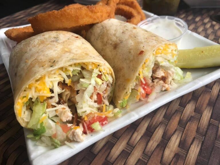 Crabby Lady Restaurant in Goodland, FL